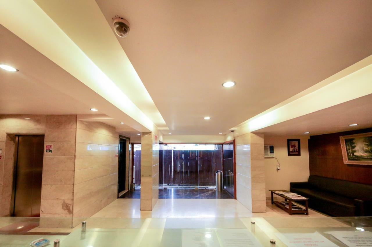 Lucky Hotel Goregaon Mumbai Ngoại thất bức ảnh