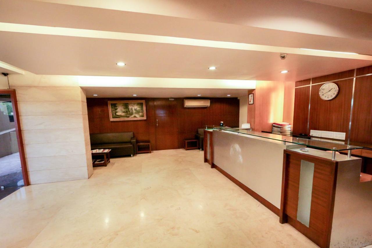 Lucky Hotel Goregaon Mumbai Ngoại thất bức ảnh