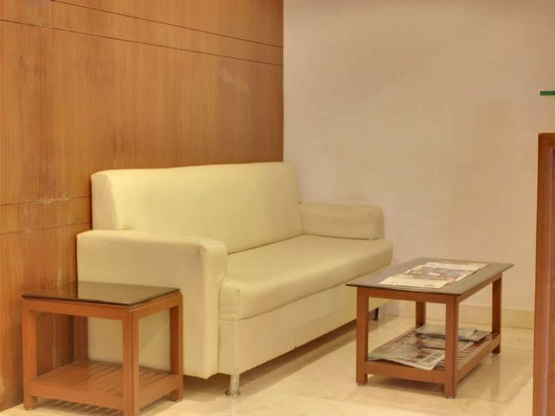 Lucky Hotel Goregaon Mumbai Ngoại thất bức ảnh