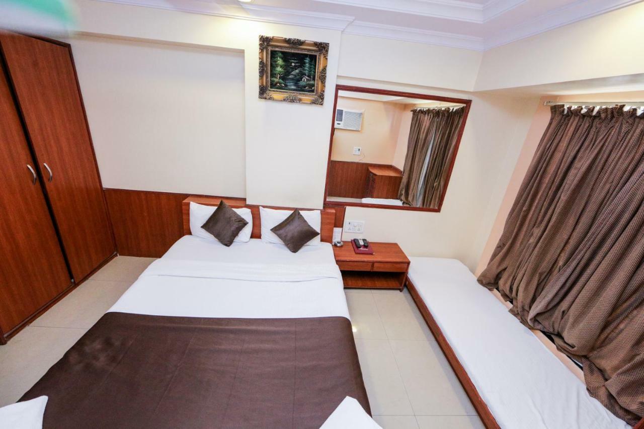 Lucky Hotel Goregaon Mumbai Ngoại thất bức ảnh