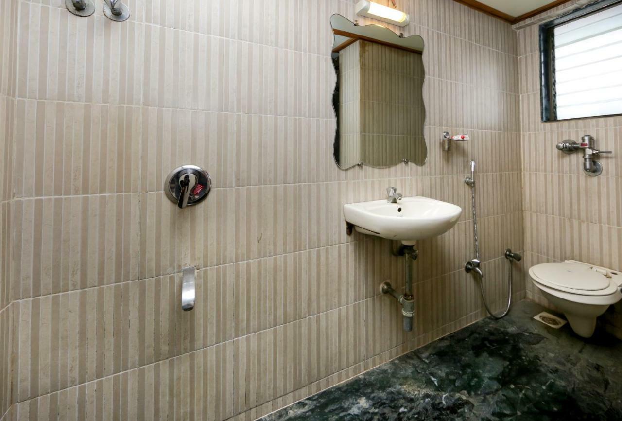 Lucky Hotel Goregaon Mumbai Ngoại thất bức ảnh