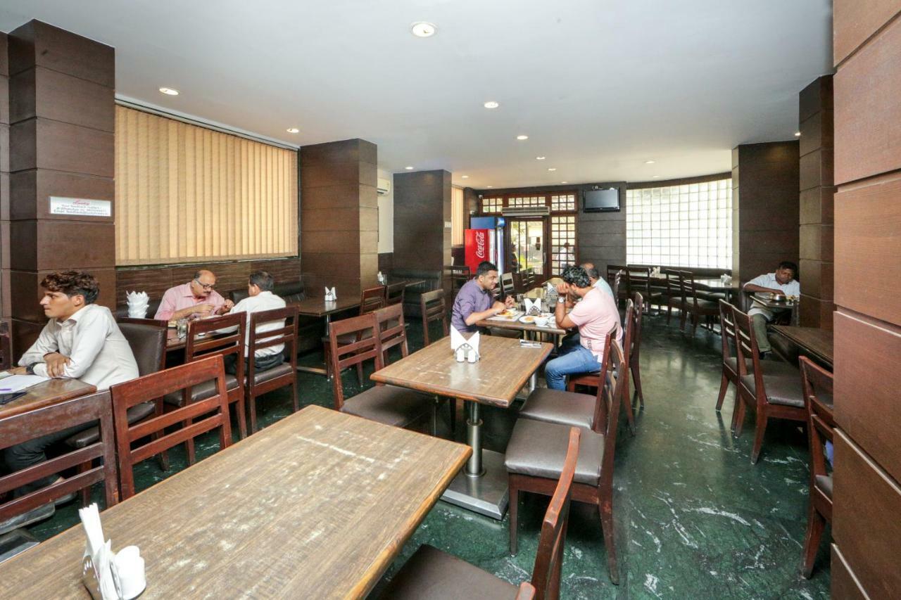 Lucky Hotel Goregaon Mumbai Ngoại thất bức ảnh