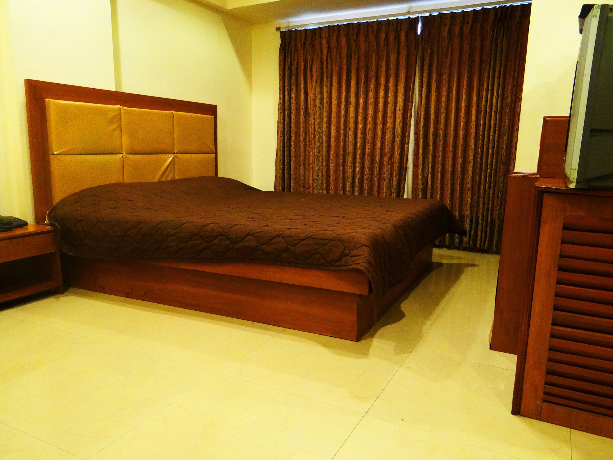 Lucky Hotel Goregaon Mumbai Ngoại thất bức ảnh