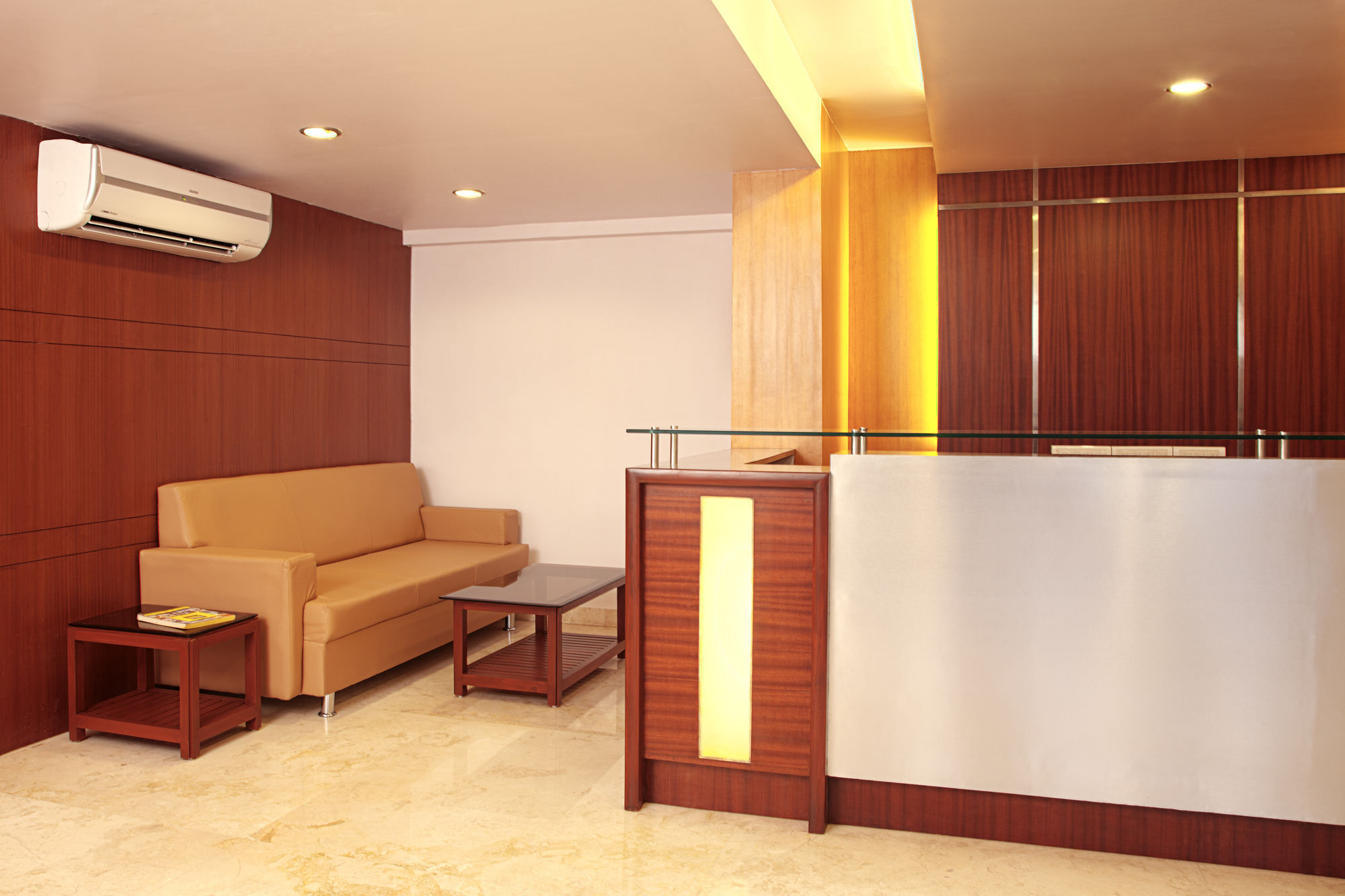 Lucky Hotel Goregaon Mumbai Ngoại thất bức ảnh
