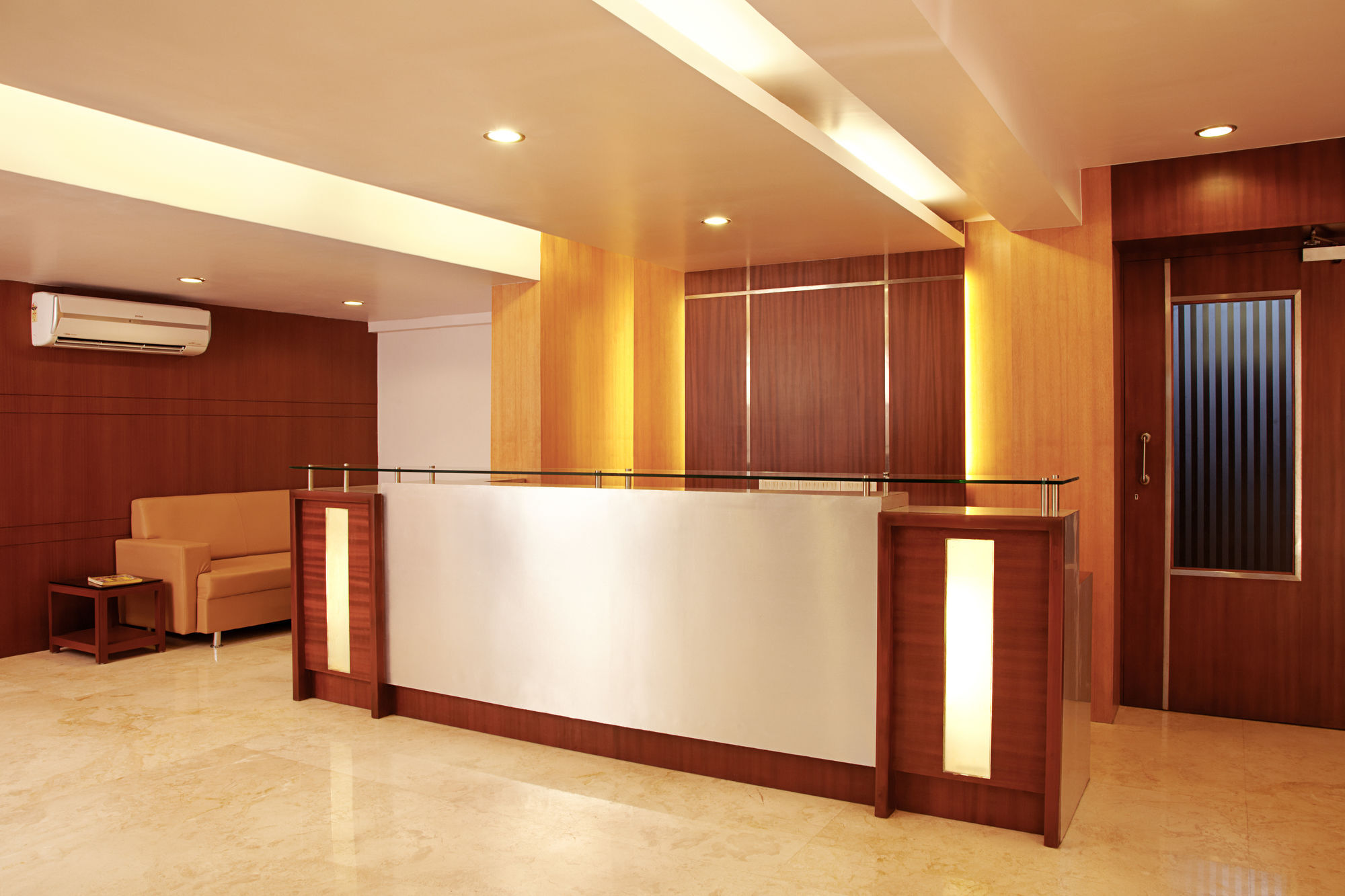 Lucky Hotel Goregaon Mumbai Ngoại thất bức ảnh